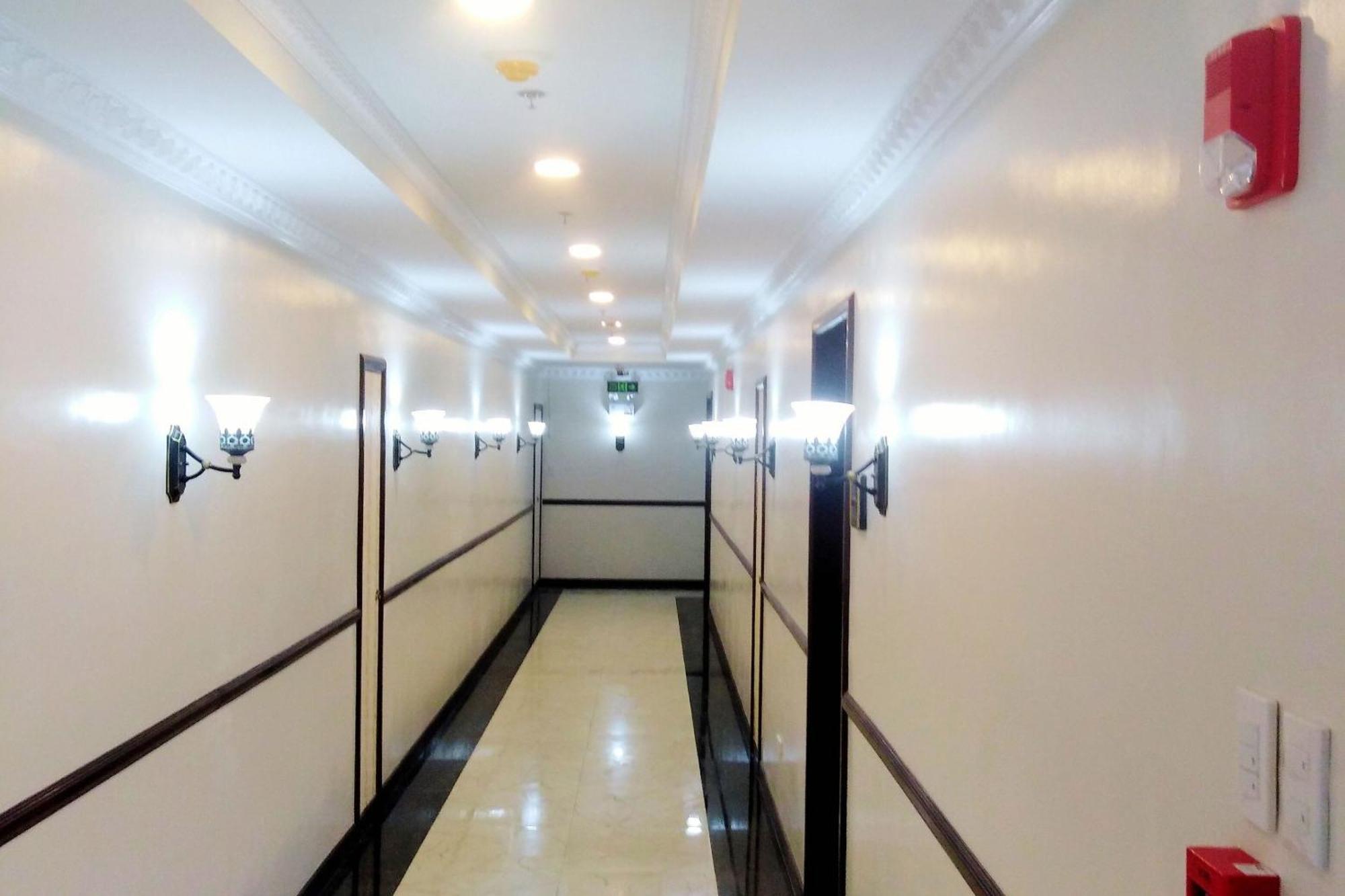 เวเนเซีย สวีท โฮเต็ล อิโลยโล Hotel อีโลอีโลซิตี้ ภายนอก รูปภาพ