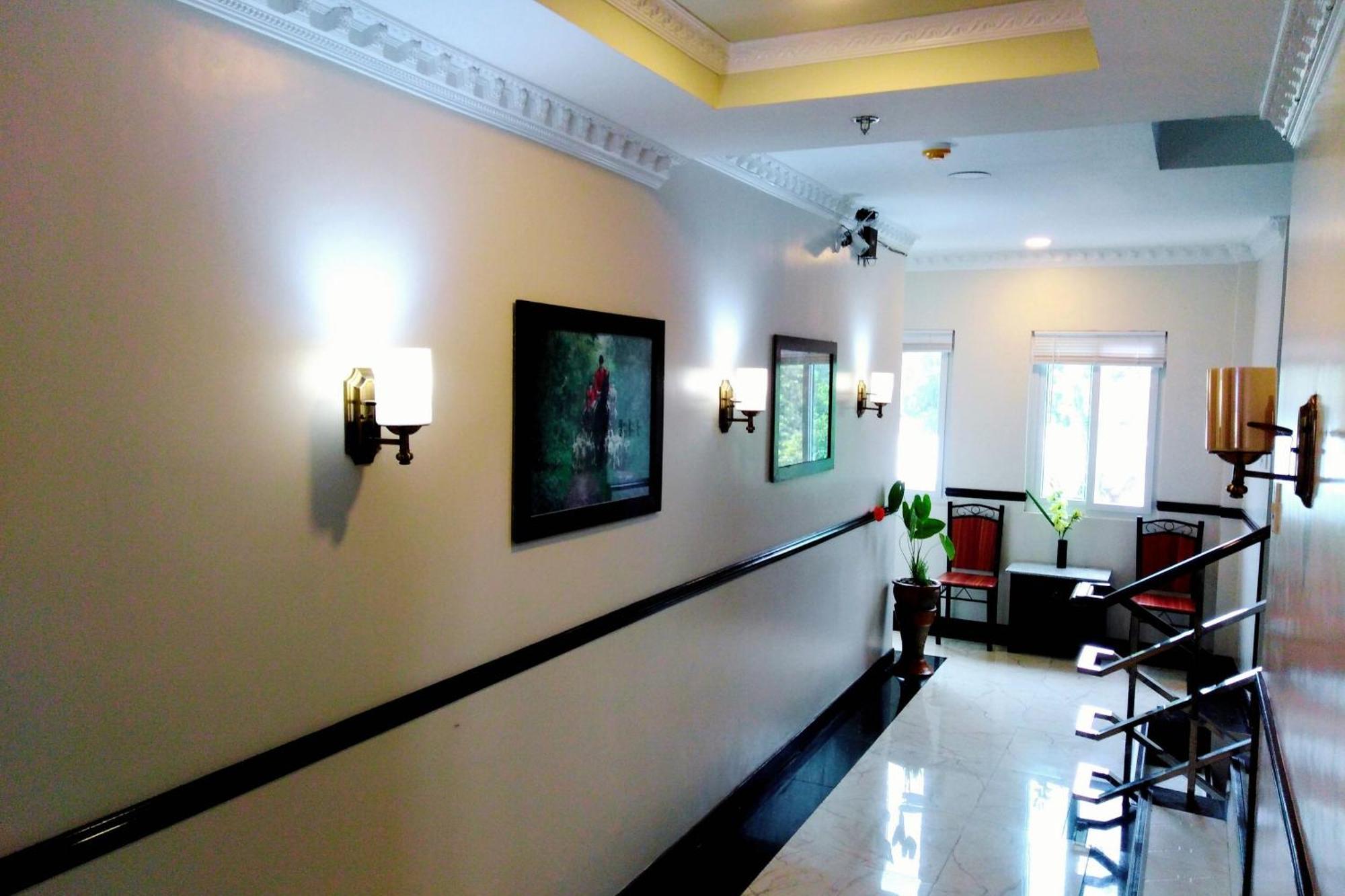 เวเนเซีย สวีท โฮเต็ล อิโลยโล Hotel อีโลอีโลซิตี้ ภายนอก รูปภาพ