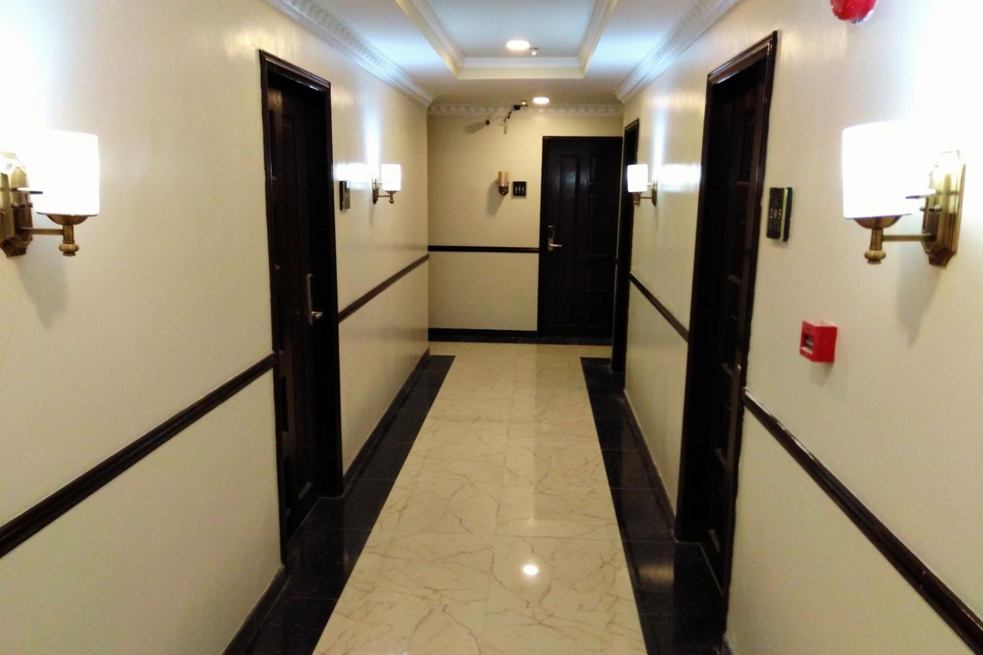 เวเนเซีย สวีท โฮเต็ล อิโลยโล Hotel อีโลอีโลซิตี้ ภายนอก รูปภาพ
